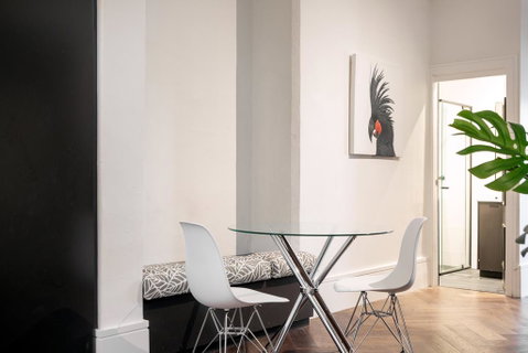 High-End Studio Near Parks, Theatres And Dining - Sydney Tourism 3
