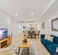 HomeHotel New and Comfort 3 Bedrooms security Apt - Sydney Tourism