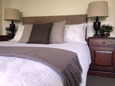 Jacaranda House Bed & Breakfast - Sydney Tourism 1
