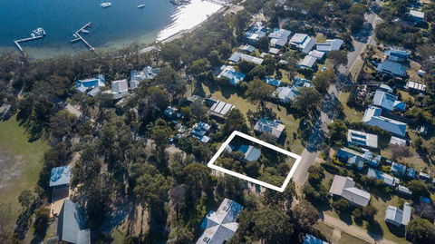Kambera - Pet Friendly Cottage On Raymond Island - Sydney Tourism 0