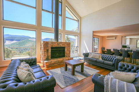 Kangaroo Lodge - Sydney Tourism 0