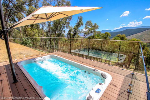 Kangaroo Lodge - Sydney Tourism 2