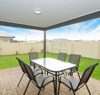 Kangaroo Retreat - Sydney Tourism