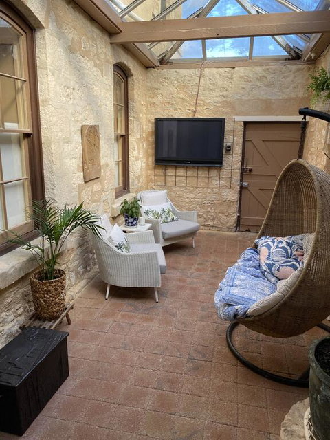 Karatta Beach Cottage - Sydney Tourism 3