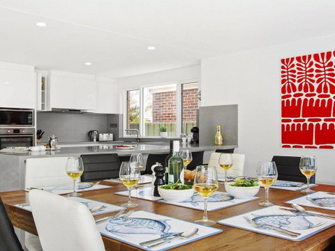 Karelda - Absolute Waterfront Pet Friendly Property - Sydney Tourism 2