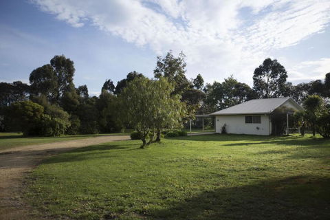 Karinya Cottage - Pet Friendly Country Retreat - Sydney Tourism 2