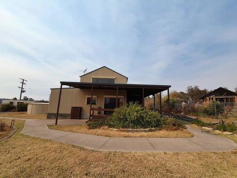 Kelman Cottage - Tucked Away With Pool + Native Wildlife - Sydney Tourism 2