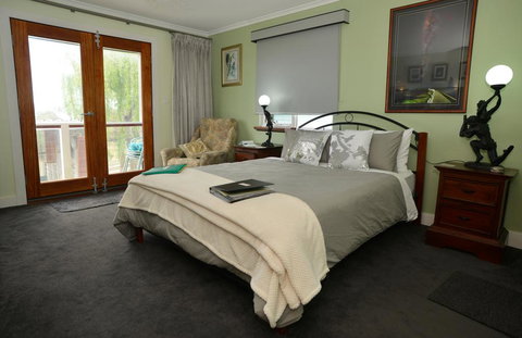 Kinsellas Water Views - Sydney Tourism 2