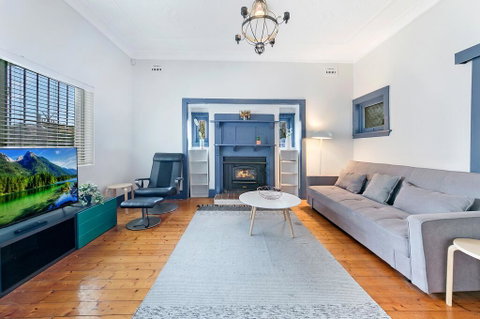 KOZYGURU ARNCLIFFE SYDNEY AIRPORT RENOVATED COTTAGE 3 BED HOUSE NAR232 - Sydney Tourism 0
