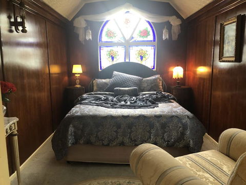 Krinklewood Cottage & Train Carriages - Sydney Tourism 0