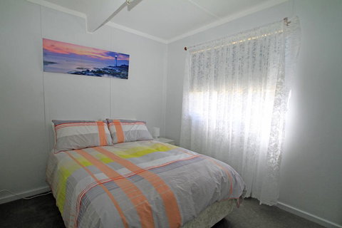 Lagoon Riverside Retreat - Sydney Tourism 3