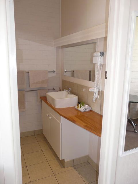 Lake Bolac Motel - Sydney Tourism 2