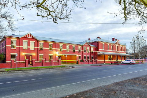 Lake Inn - Ballarat - Sydney Tourism 0