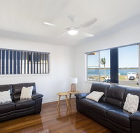 Lakeside Retreat - Sydney Tourism