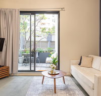 Large Apartment 2 Parking Spots and Pool - Sydney Tourism