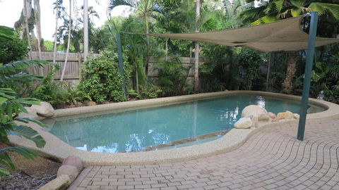 Lemonade 18 Hayles Avenue Arcadia - Sydney Tourism 3
