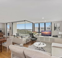 Light filled apartment with sweeping harbour views - Sydney Tourism
