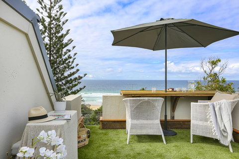 Luxury Beachside Apartment - Sydney Tourism 1