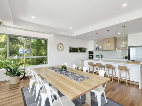 Luxury On Currumbin Beach - Sydney Tourism 1