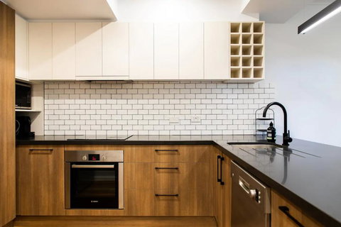 Luxury Spacious 2 Bedroom Fitzroy Apartment - Sydney Tourism 1