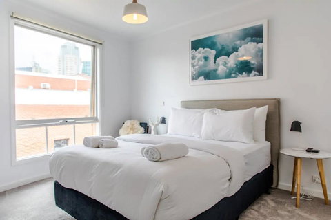 Luxury Spacious 2 Bedroom Fitzroy Apartment - Sydney Tourism 3