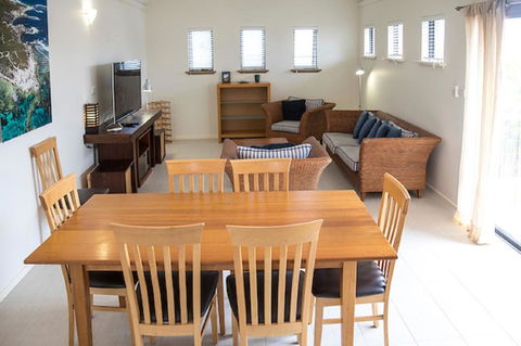 Margarets Beach Resort - Sydney Tourism 2