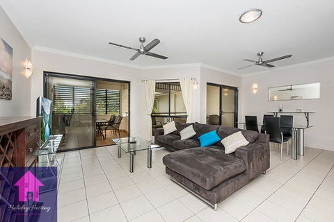Marina View Apartment - Walk To The Strand - Sydney Tourism 3