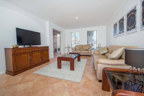 Mariner Beach House - Salamander Bay - Sydney Tourism 1