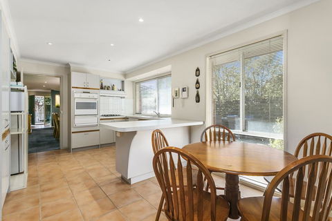 McCrae On The Beach - Right On The Magnificent Beach - Sydney Tourism 2