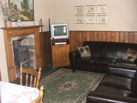 Mintaro Hideaway - Sydney Tourism 3