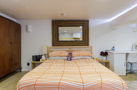 Modern & Homely Comfort - Sydney Tourism 1