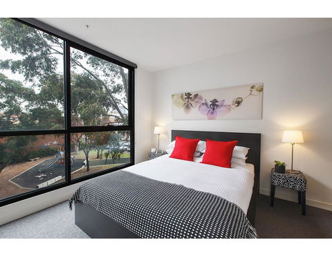 Modern 2 Bed Apartment In Trendy Collingwood - Sydney Tourism 1