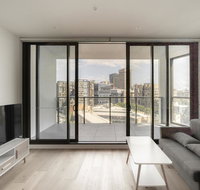 Modern Apartment in Darling Harbour - Sydney Tourism