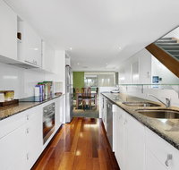 Modern Brisbane City Penthouse - Sydney Tourism