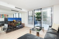 Modern Bronte Apt. w/ Ocean Views Just Minutes Walk to Beach