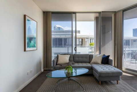 Modern Harbourside Apartment With A View - Sydney Tourism 0