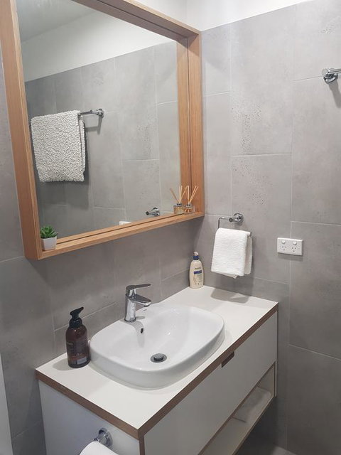 Modern, Private And Close To Town. - Sydney Tourism 3