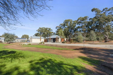 Moss's Place - Sydney Tourism 1