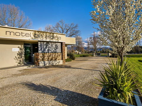 Myrtleford Motel On Alpine - Sydney Tourism 1