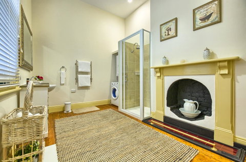 Spencer Suites Albany - Sydney Tourism 1