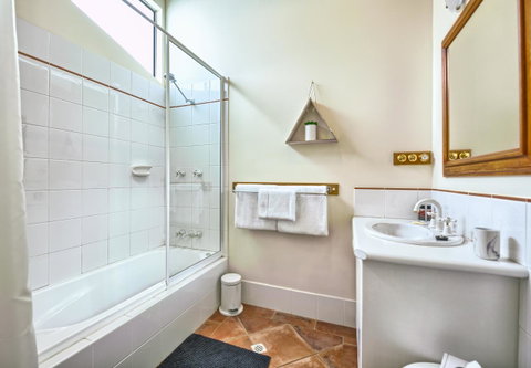 Spencer Suites Albany - Sydney Tourism 12