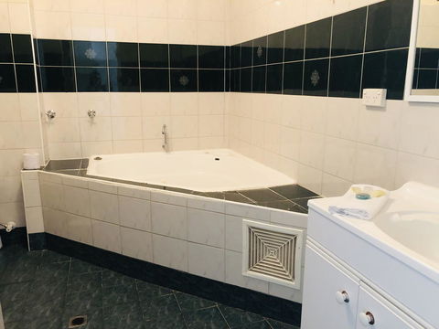 Seashore Memories - Sleeps 3 - Sydney Tourism 12