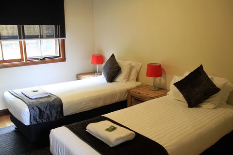 Riverglen Chalets - Sydney Tourism 14