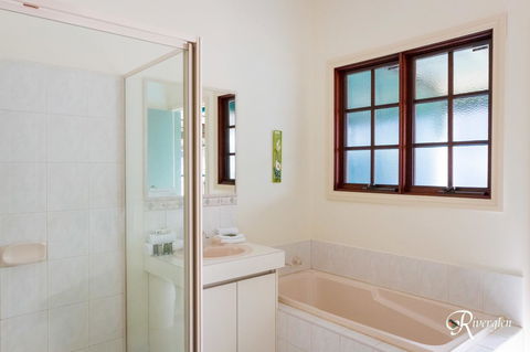 Riverglen Chalets - Sydney Tourism 20