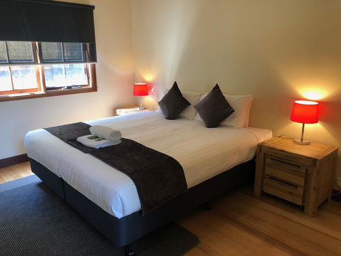 Riverglen Chalets - Sydney Tourism 25
