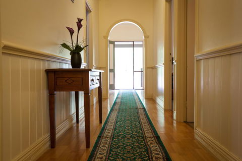 Riverglen Chalets - Sydney Tourism 6