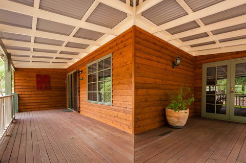 Riverglen Chalets - Sydney Tourism 7