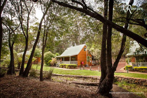 Riverglen Chalets - Sydney Tourism 26