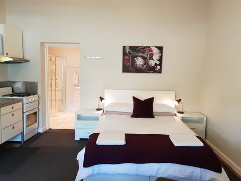 Stirling Apartments - Studio 1 - Sydney Tourism 8