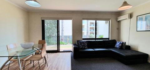 West Beach Lagoon 208 â€“ Great Value! - Sydney Tourism 4